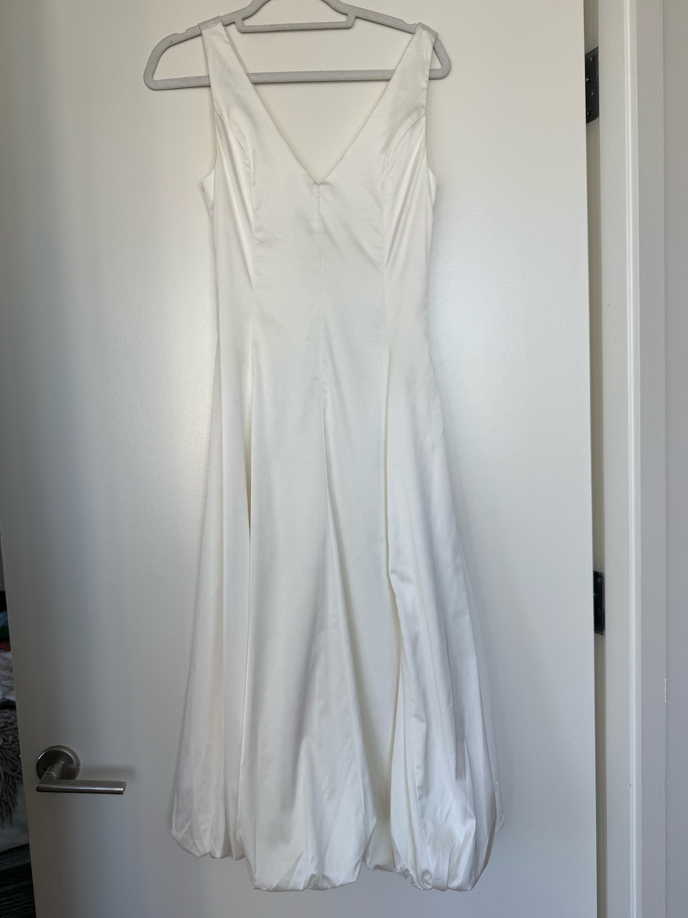 Abercrombie & Fitch White V-Neck Bridal Gown